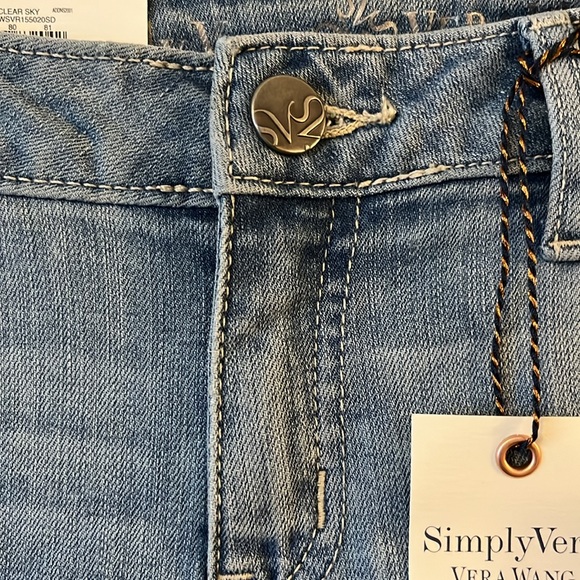 NWT Simply Vera Wang Capri Mid Rise Clear Sky Blue Roll Cuff Distressed Jeans 2 - Picture 4 of 15